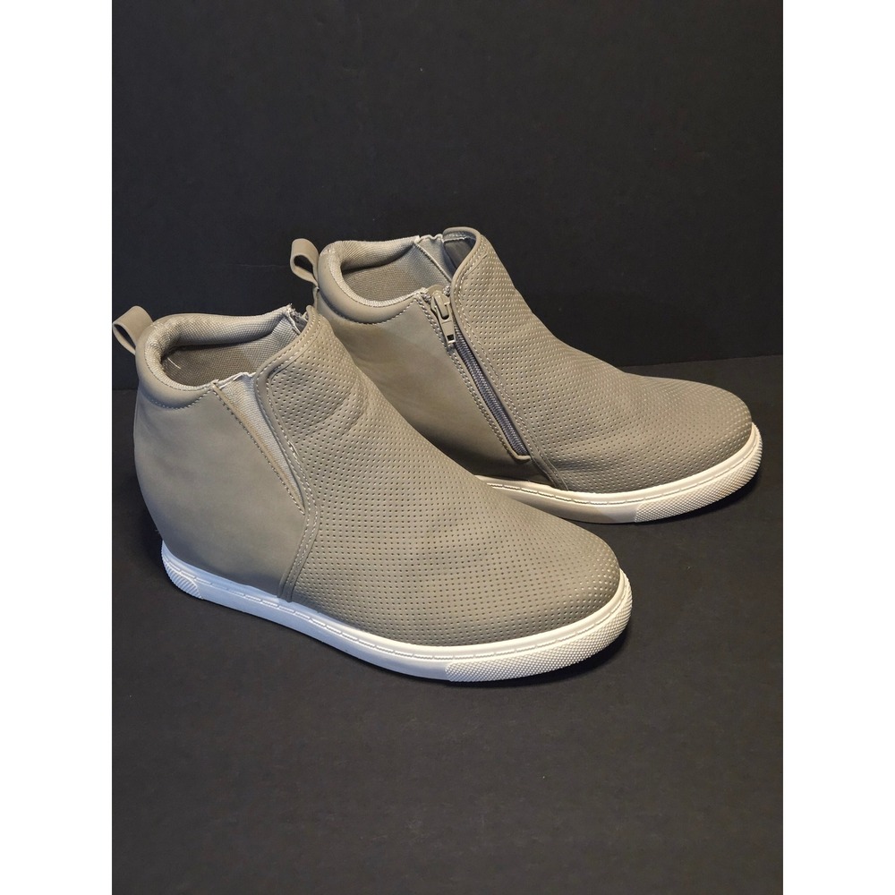 Outwoods Wedge Sneakers Women 10 Grey Good Perforated Side Zip Hidden Heel